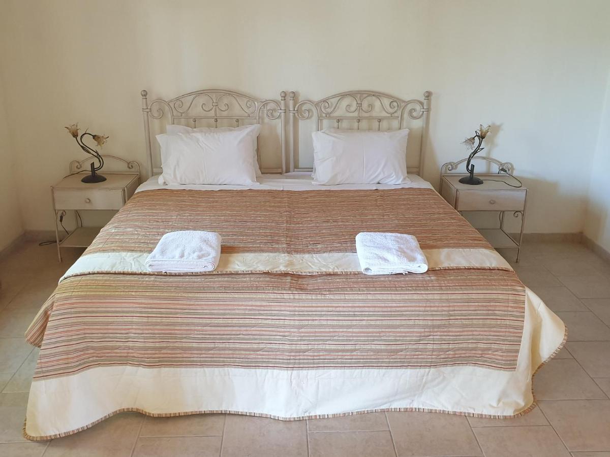 Olive Villas Anapaftiria ภายนอก รูปภาพ