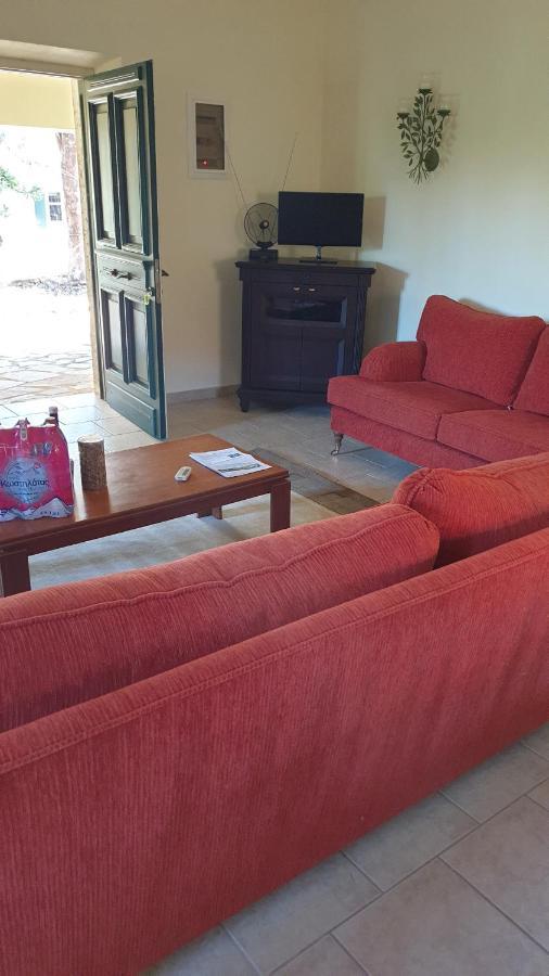 Olive Villas Anapaftiria ภายนอก รูปภาพ