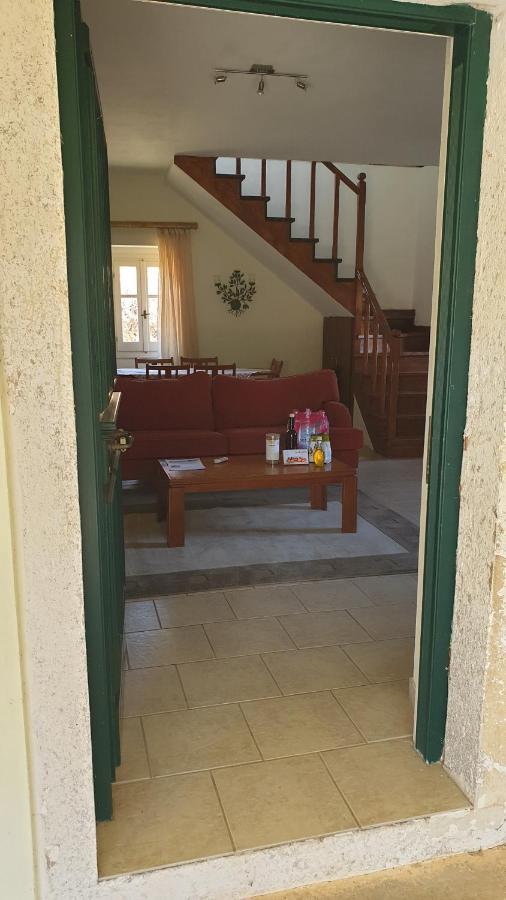 Olive Villas Anapaftiria ภายนอก รูปภาพ
