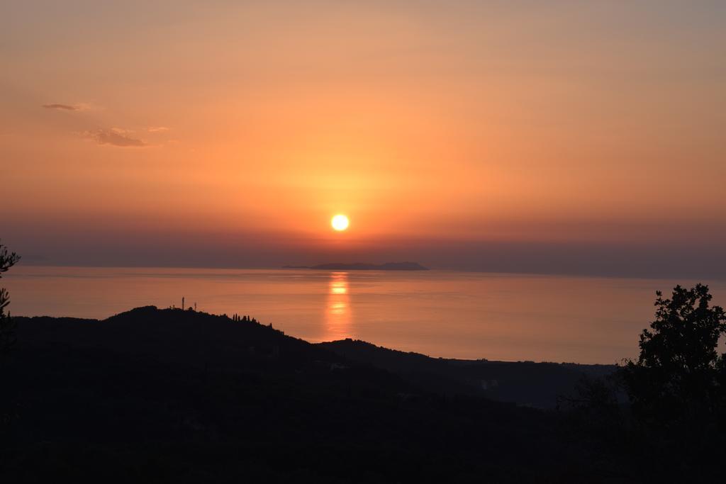 Olive Villas Anapaftiria ภายนอก รูปภาพ
