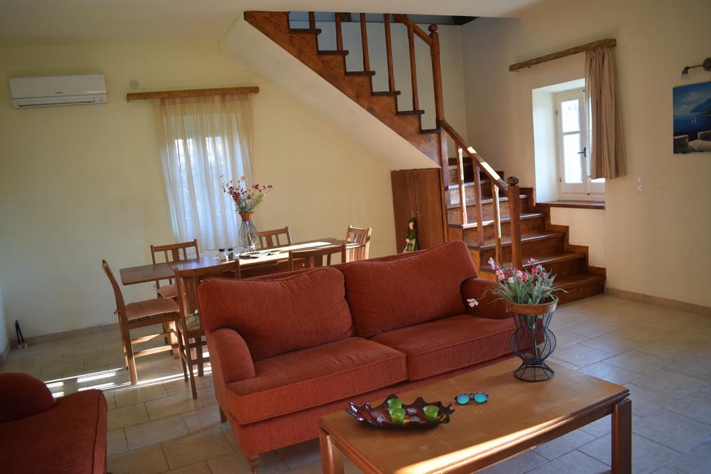 Olive Villas Anapaftiria ภายนอก รูปภาพ